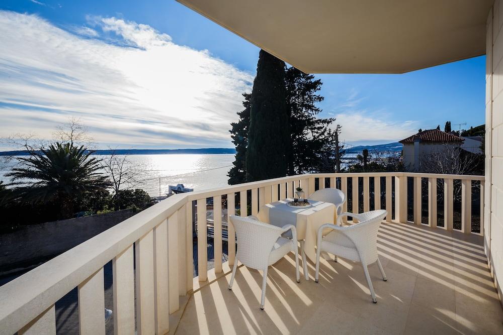 Hotel Villa Zarko Kaštel Stari Esterno foto